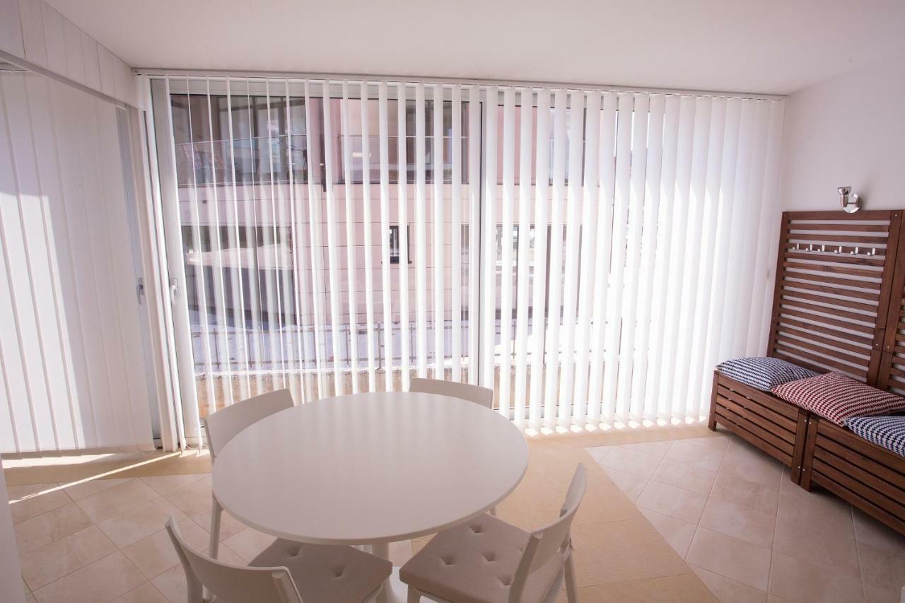 Downtown Beach Apartments Umag Exterior photo